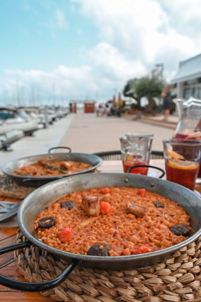 Lunchen in Santa Eulalia op Ibiza